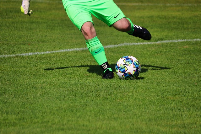 队报：德尚指控诽谤他和本泽马有矛盾的记者，本周四已开庭