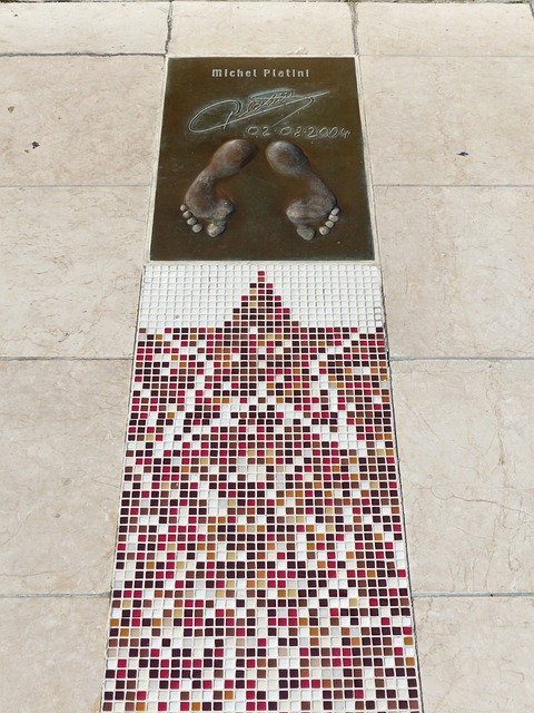 用他们